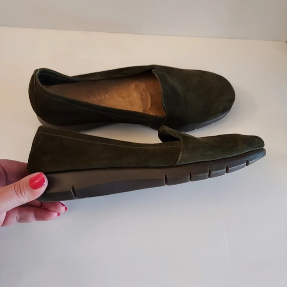 Aerosoles Women's Army Slip-On Loafer Green Nubuck in Size 6.5 - Picture 4 of 9